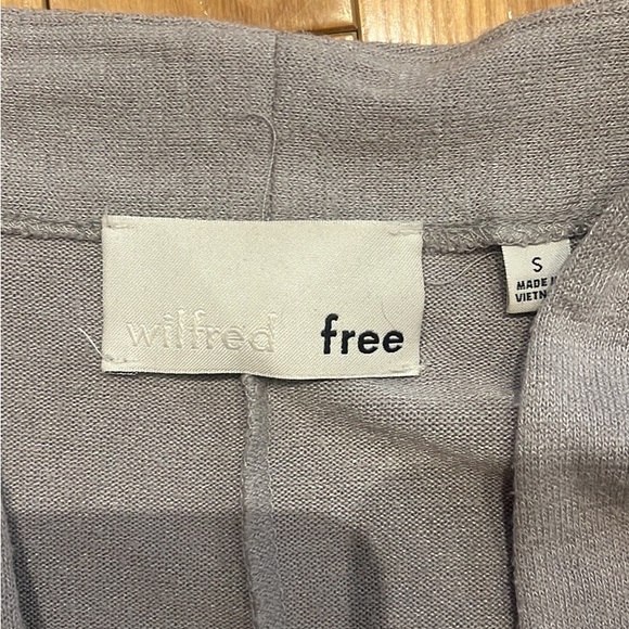 Aritzia Wilfred free wrap cardigan! - Picture 2 of 3